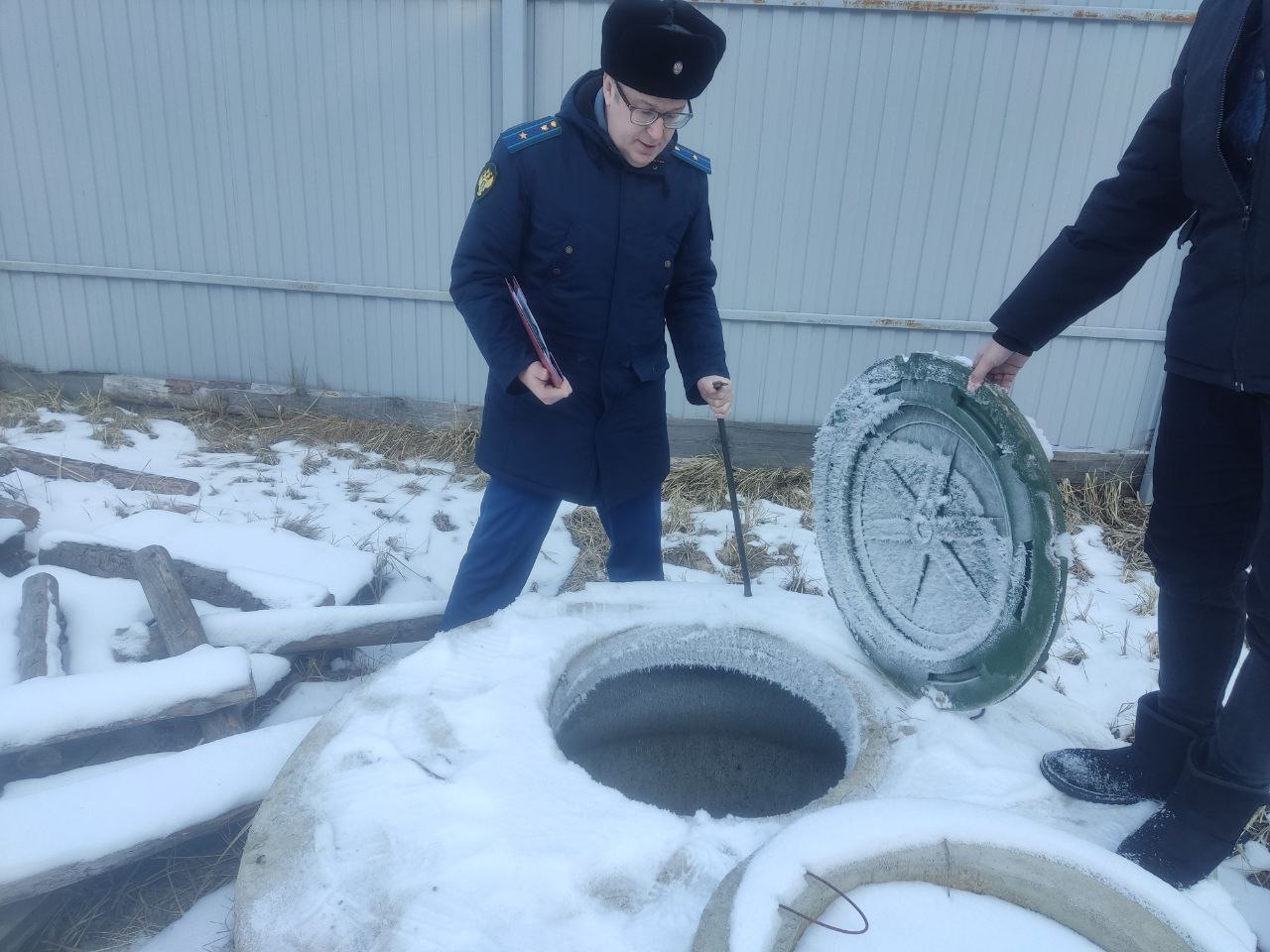 В Судогодском районе прокуратура в судебном порядке добивается оборудования земельного участка многодетной семьи автономной системой канализации