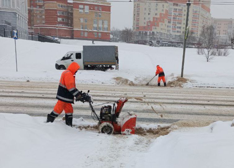 А снег идет, а снег идет. Напоминаем, что уже с вечера 8 января и до 21.00 9 января синоптики прогнозируют сильный снег, местами метель А снег идет, а снег идет. Напоминаем, что уже с вечера 8 января и до 21.00 9 января синоптики прогнозируют сильный снег, местами метель