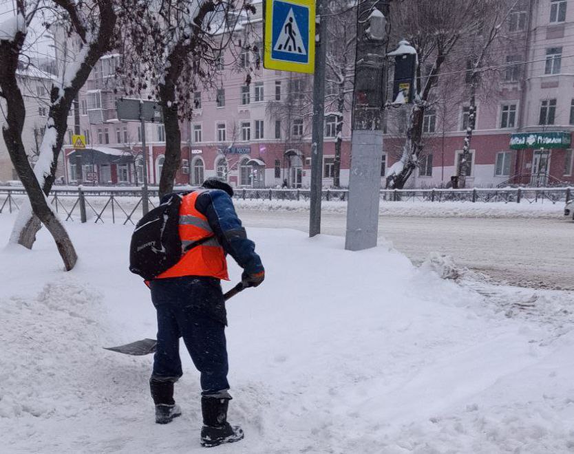 А снег идет, а снег идет. Напоминаем, что уже с вечера 8 января и до 21.00 9 января синоптики прогнозируют сильный снег, местами метель А снег идет, а снег идет. Напоминаем, что уже с вечера 8 января и до 21.00 9 января синоптики прогнозируют сильный снег, местами метель