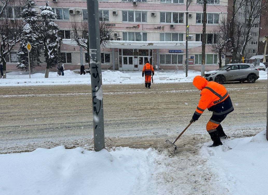 А снег идет, а снег идет. Напоминаем, что уже с вечера 8 января и до 21.00 9 января синоптики прогнозируют сильный снег, местами метель А снег идет, а снег идет. Напоминаем, что уже с вечера 8 января и до 21.00 9 января синоптики прогнозируют сильный снег, местами метель