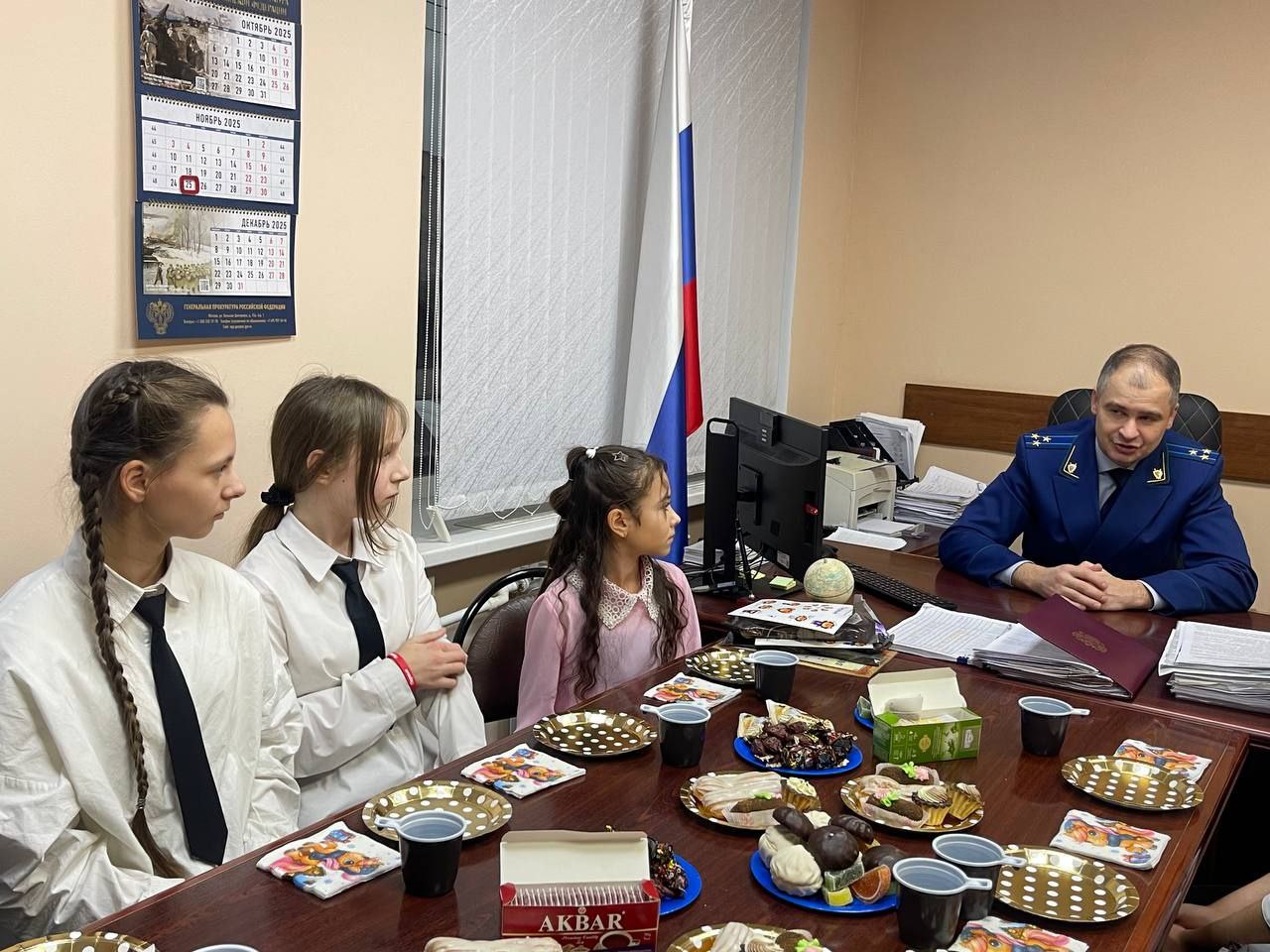 . В Гусь-Хрустальном прокурор наградил участников конкурса "Закон глазами детей" В Гусь-Хрустальной межрайонной прокуратуре подвели итоги ежегодного муниципального районного конкурса «Закон глазами детей» . В Гусь-Хрустальном прокурор наградил участников конкурса "Закон глазами детей" В Гусь-Хрустальной межрайонной прокуратуре подвели итоги ежегодного муниципального районного конкурса «Закон глазами детей»