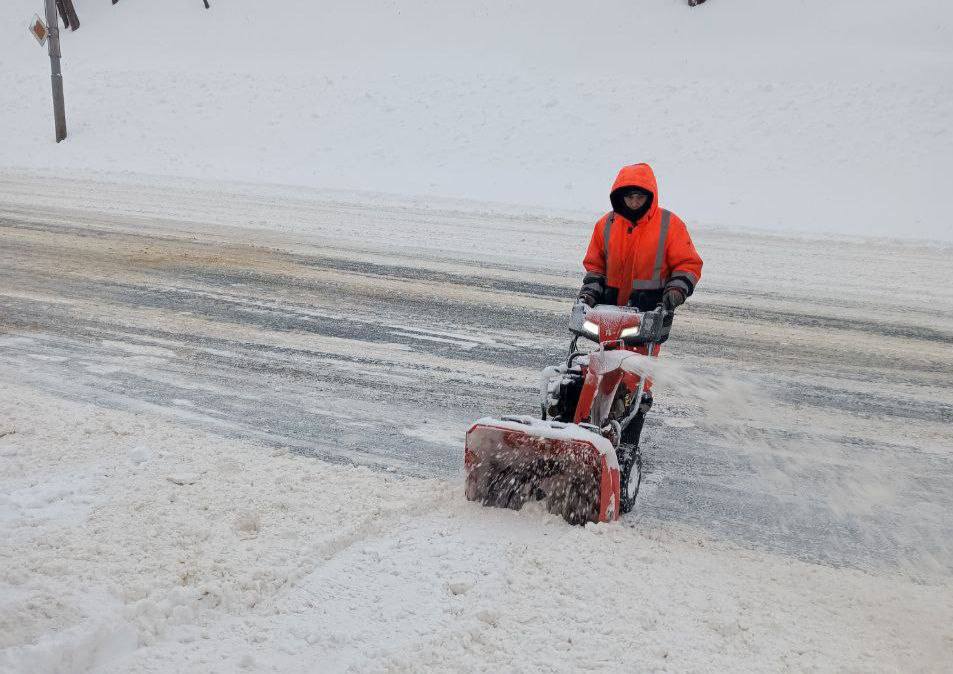 Рекордная уборка снега за сутки в условиях циклона «Фрэнсис» Рекордная уборка снега за сутки в условиях циклона «Фрэнсис»
