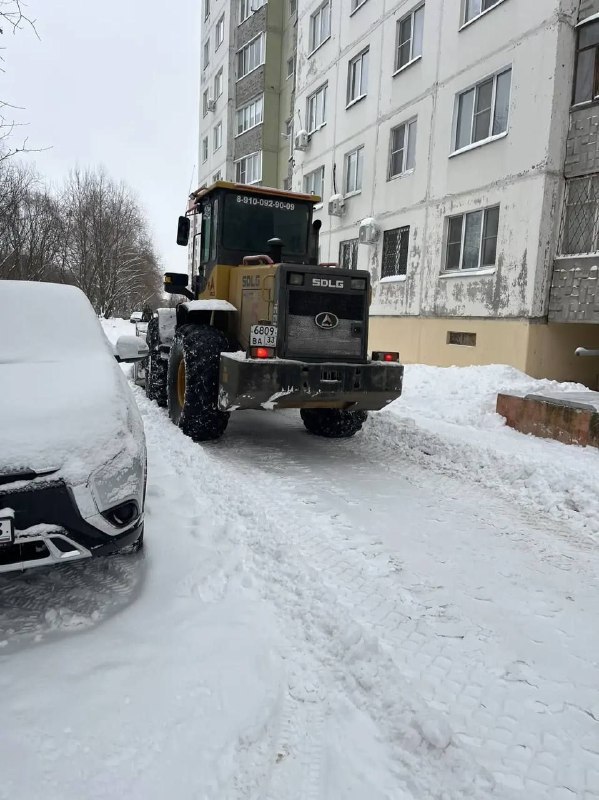 Снежный январь объединил все силы города в борьбе с рекордными осадками Снежный январь объединил все силы города в борьбе с рекордными осадками