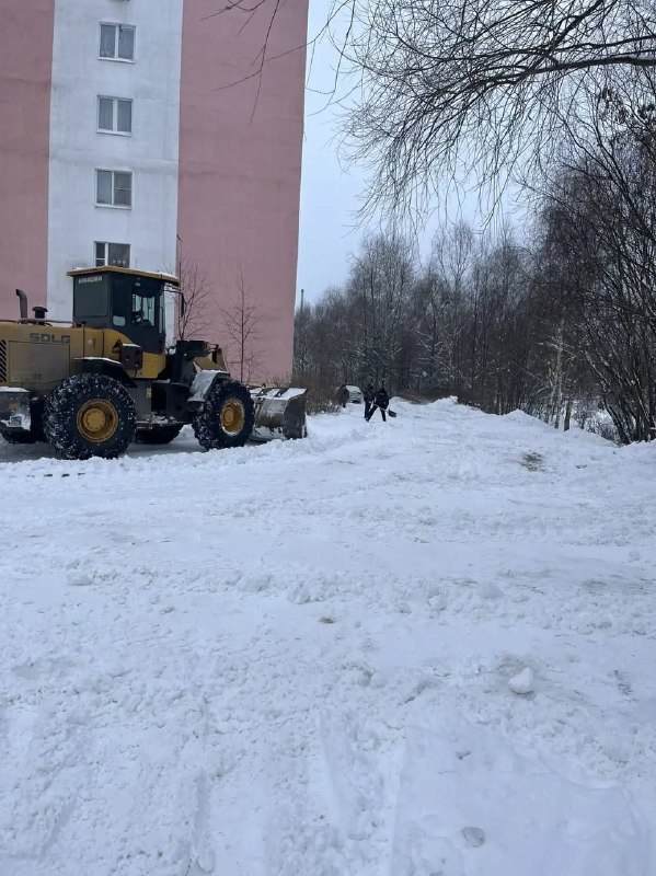 Снежный январь объединил все силы города в борьбе с рекордными осадками Снежный январь объединил все силы города в борьбе с рекордными осадками