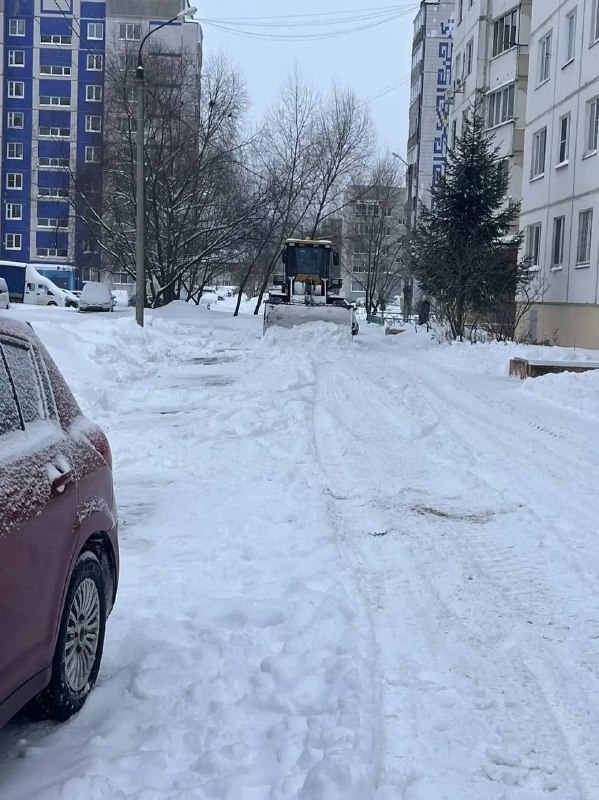 Снежный январь объединил все силы города в борьбе с рекордными осадками Снежный январь объединил все силы города в борьбе с рекордными осадками