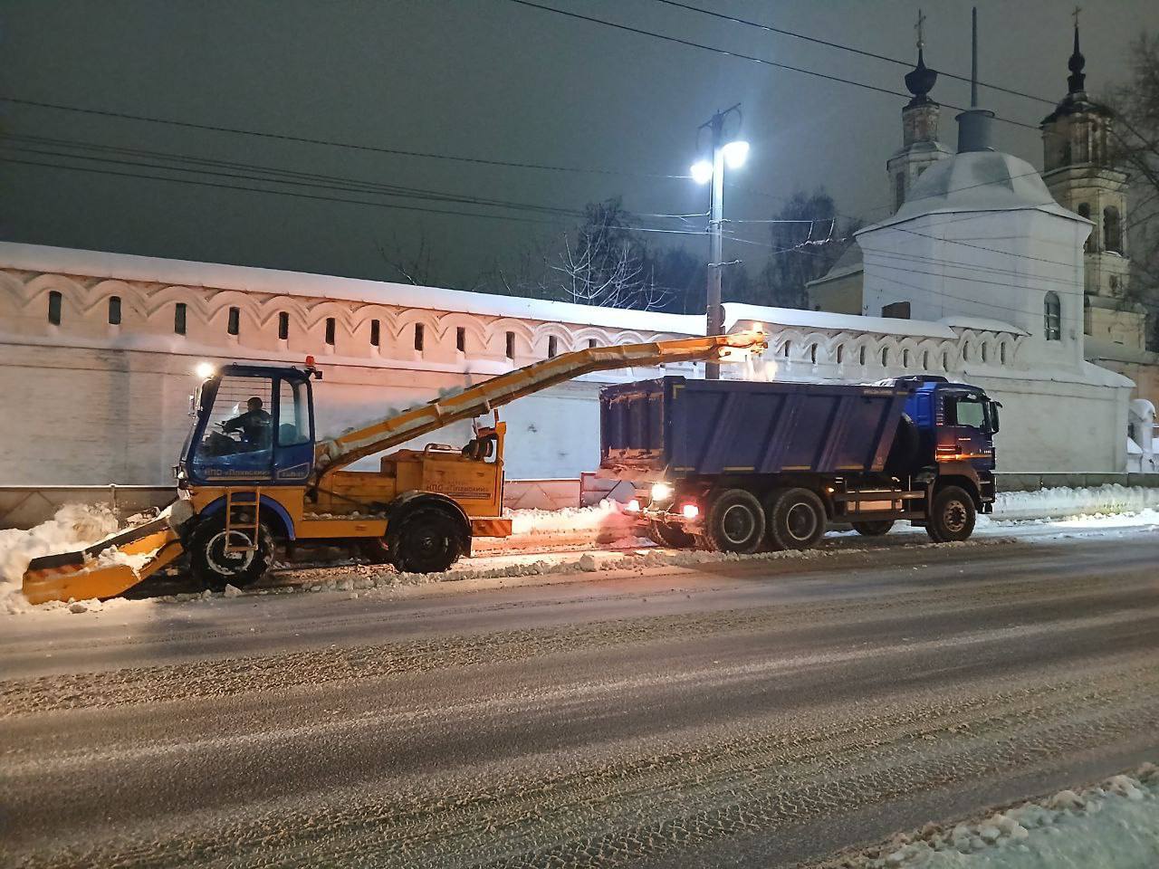 Уборка 24/7 продолжается. Пока город спал, сотрудники Центра управления городскими дорогами продолжали активную борьбу со снегом Уборка 24/7 продолжается. Пока город спал, сотрудники Центра управления городскими дорогами продолжали активную борьбу со снегом