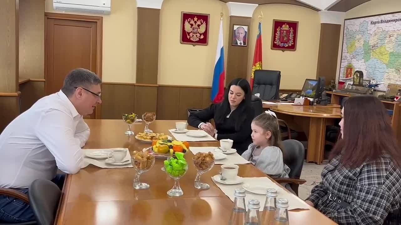 Ёлка желаний продолжает исполнять мечты