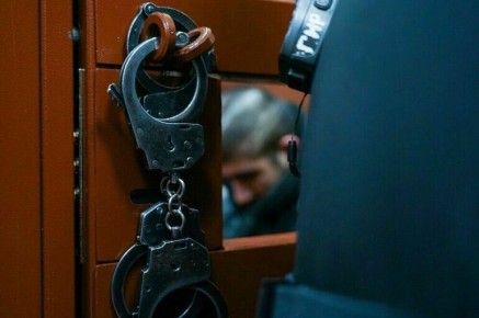 В Госдуме обсуждают законопроект о защите прав подозреваемых от региональных этапов