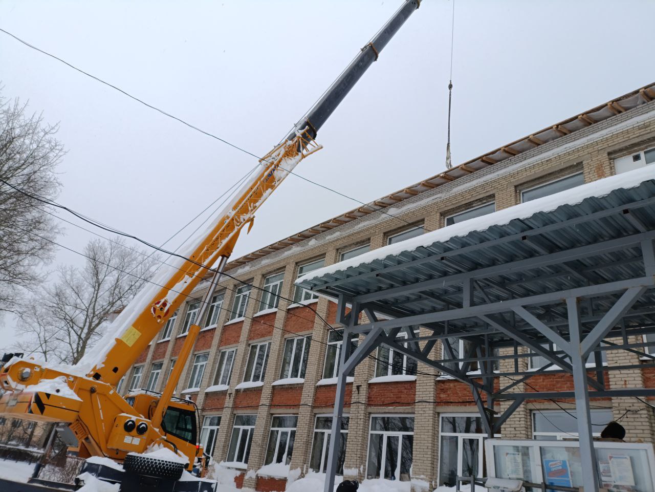 В школе № 3 в Петушках идет монтаж инженерных коммуникаций и крыши