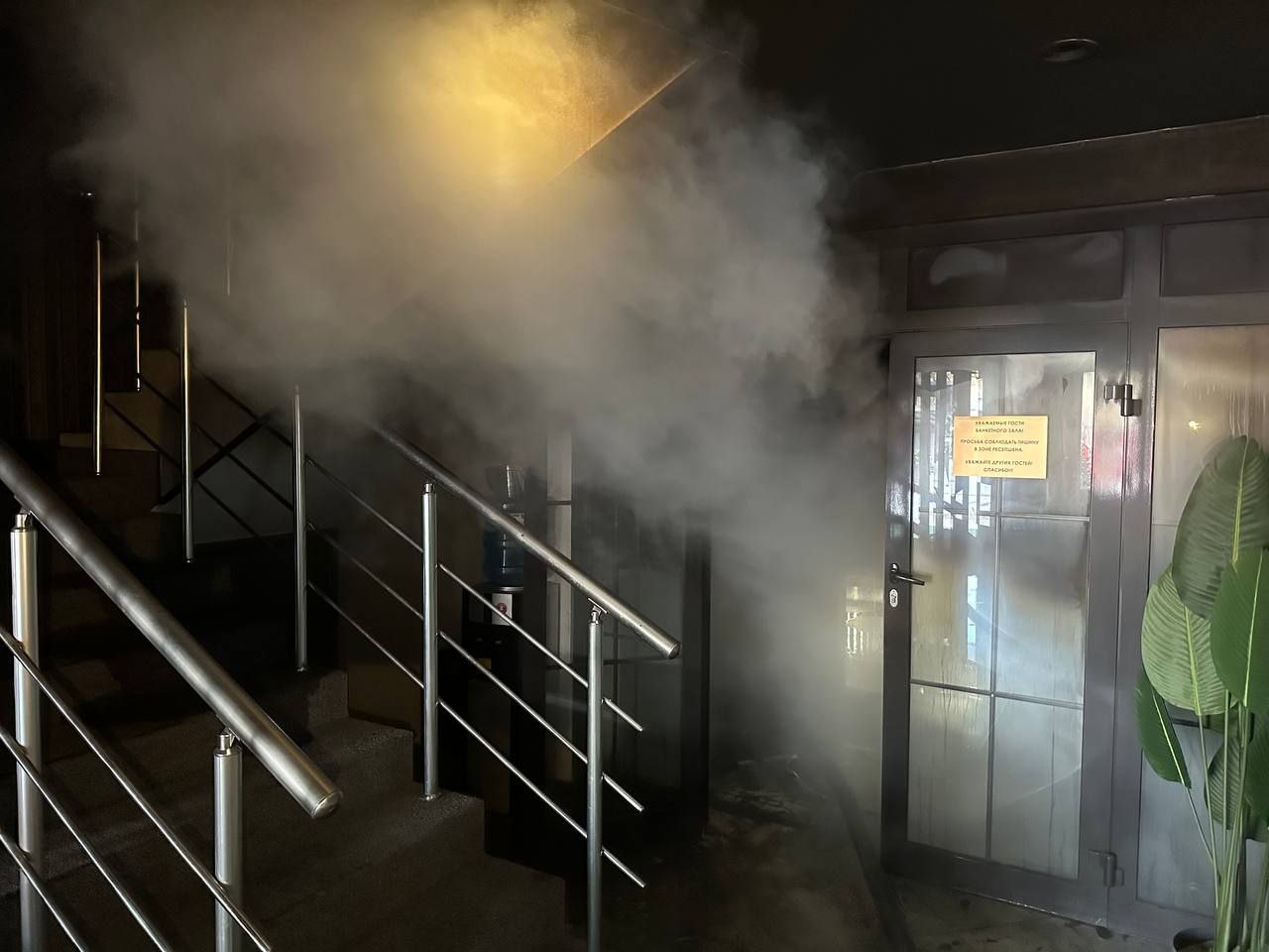 Кольчугинская межрайонная прокуратура держит на контроле установление обстоятельств возгорания, произошедшего сегодня днем в отельном комплексе Кольчугинская межрайонная прокуратура держит на контроле установление обстоятельств возгорания, произошедшего сегодня днем в отельном комплексе