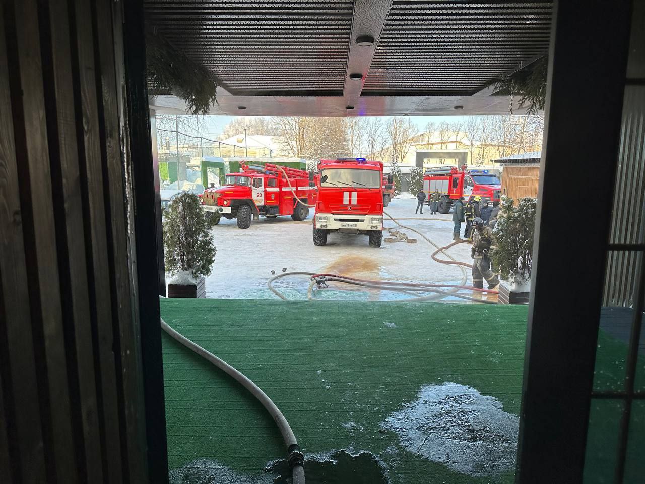 Кольчугинская межрайонная прокуратура держит на контроле установление обстоятельств возгорания, произошедшего сегодня днем в отельном комплексе Кольчугинская межрайонная прокуратура держит на контроле установление обстоятельств возгорания, произошедшего сегодня днем в отельном комплексе