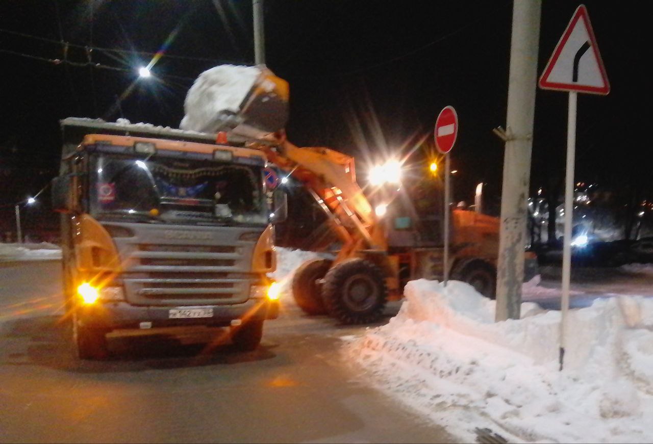 Город во власти зимы: во Владимире снегопад Город во власти зимы: во Владимире снегопад