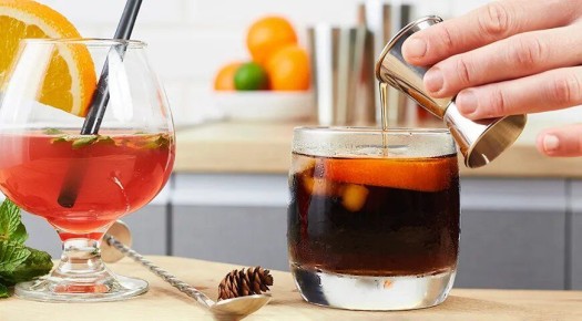 Коктейли с коньяком: практичное руководство по простым рецептам