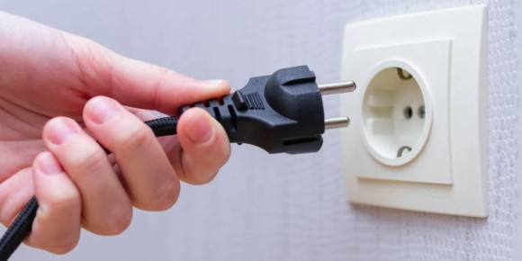 Как уменьшить счет за электроэнергию: привычные приборы, которые продолжают «питаться» после выключения