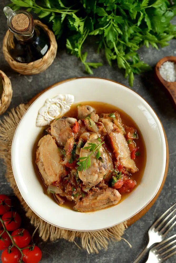 Курица в томатном соусе: простой рецепт для уютного вечера