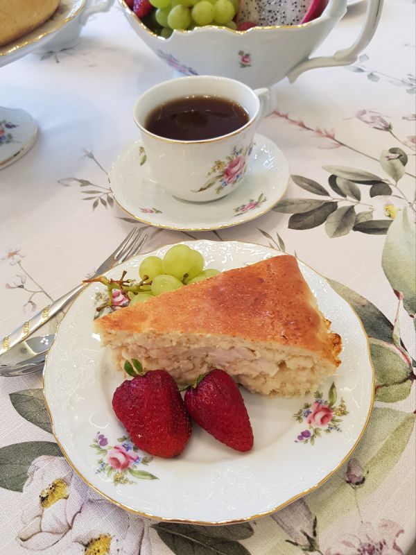 Нежный пирог с курицей и луком, который станет хитом на вашем столе