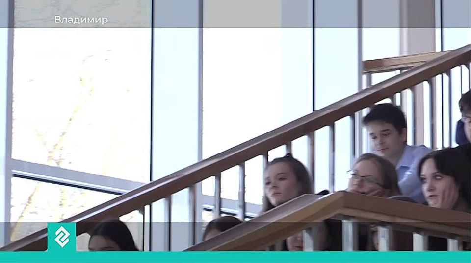 Владимирский драмтеатр представил уникальный проект – «Встречи на лестнице»