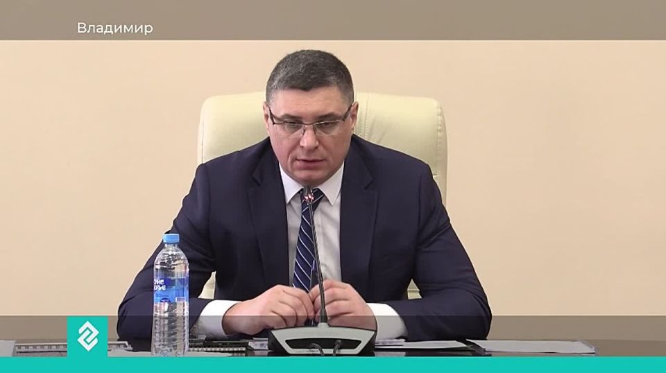 Александр Авдеев поставил задачу усилить расчистку от снега крыш многоквартирных домов во Владимирской области