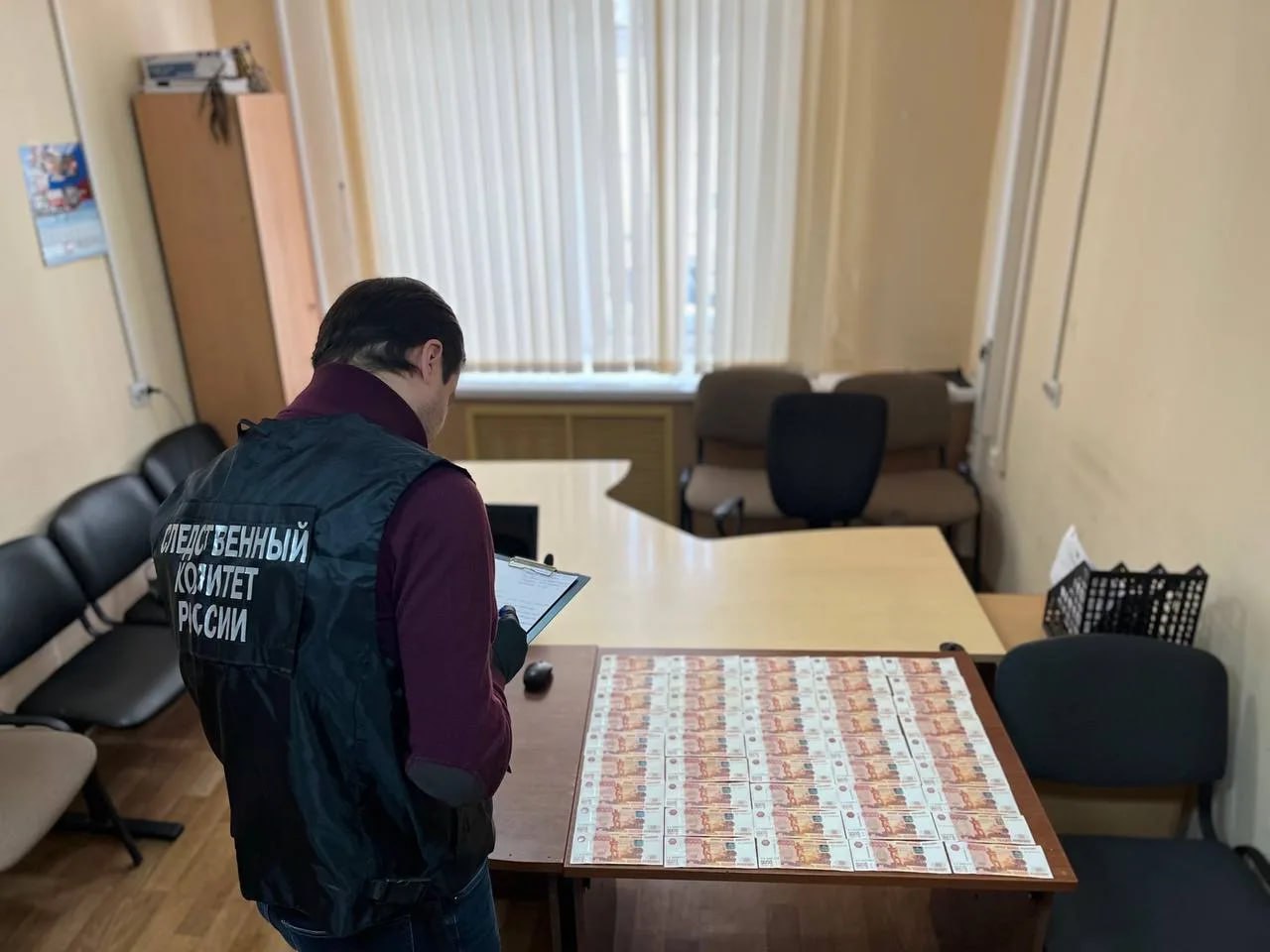 Жительница Гусь-Хрустального обвиняется в даче взятки сотруднику исправительного учреждения