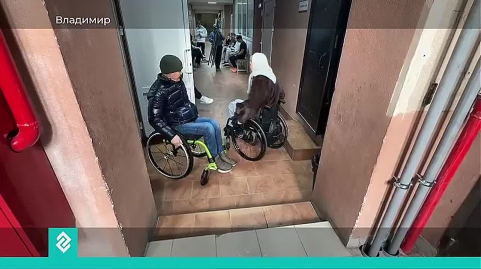 Активисты Народного фронта проверили спортивные объекты на доступность для инвалидов