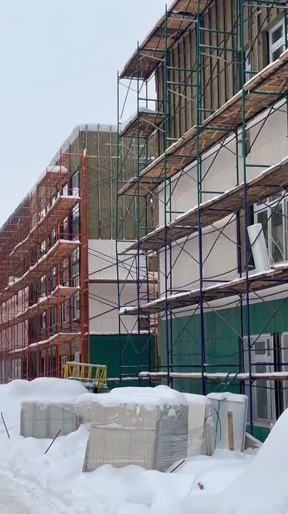 В новом микрорайоне Александрова на улице Жулёва продолжается строительство школы на 1100 мест