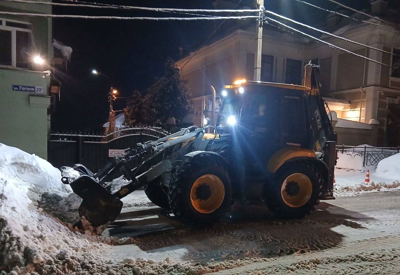 Коммунальные службы очищают Владимир после буйства метели