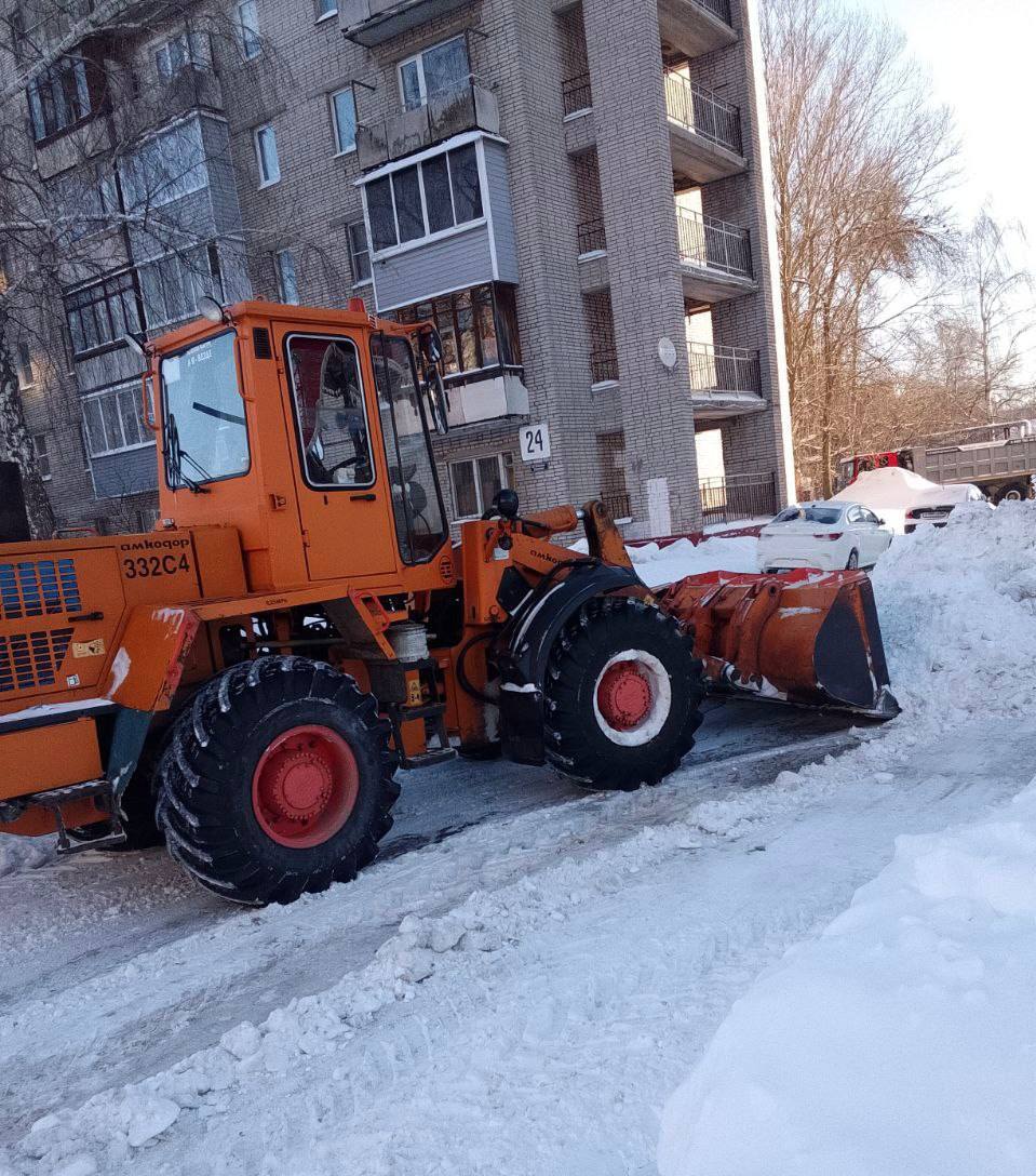 Коммунальные службы очищают Владимир после буйства метели Коммунальные службы очищают Владимир после буйства метели