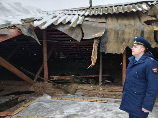 В Карабаново обрушилась крыша над шестым подъездом многоквартирного дома