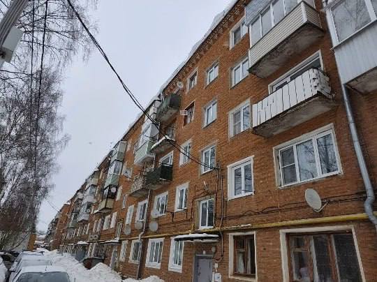 В Карабаново обрушилась крыша над шестым подъездом многоквартирного дома В Карабаново обрушилась крыша над шестым подъездом многоквартирного дома