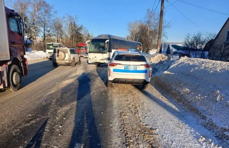 В Юрьевце рейсовый автобус столкнулся с УАЗиком