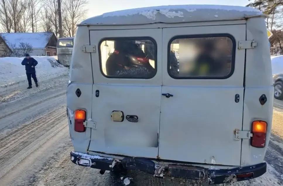 В Юрьевце рейсовый автобус столкнулся с УАЗиком В Юрьевце рейсовый автобус столкнулся с УАЗиком