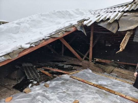 В Карабаново обрушилась крыша над шестым подъездом многоквартирного дома В Карабаново обрушилась крыша над шестым подъездом многоквартирного дома