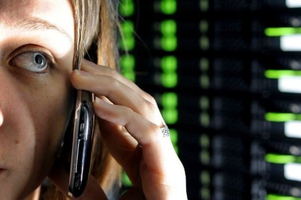 Как распознать подслушивание телефона: ключевые знаки слежки в 2026 году