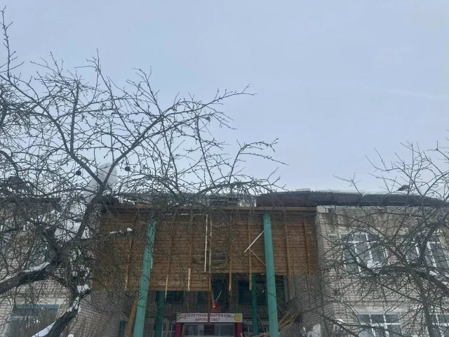 Гусь-Хрустальная межрайонная прокуратура проводит проверку по факту частичного обрушения кровли в детском саду п. Золотково