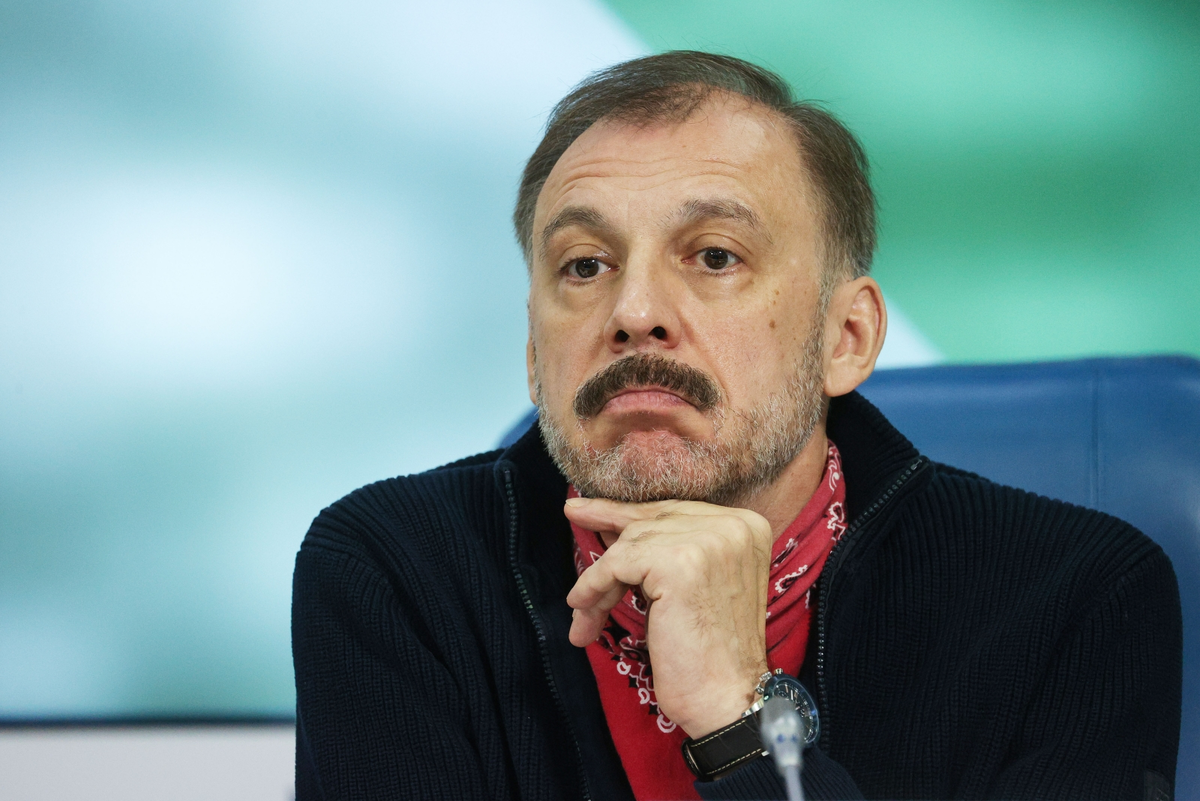 Когда подарки становятся ненужным бременем: Сергей Чонишвили о потребительской культуре