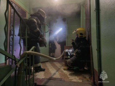 10 человек спасли при пожаре в многоэтажке на улице Балакирева во Владимире