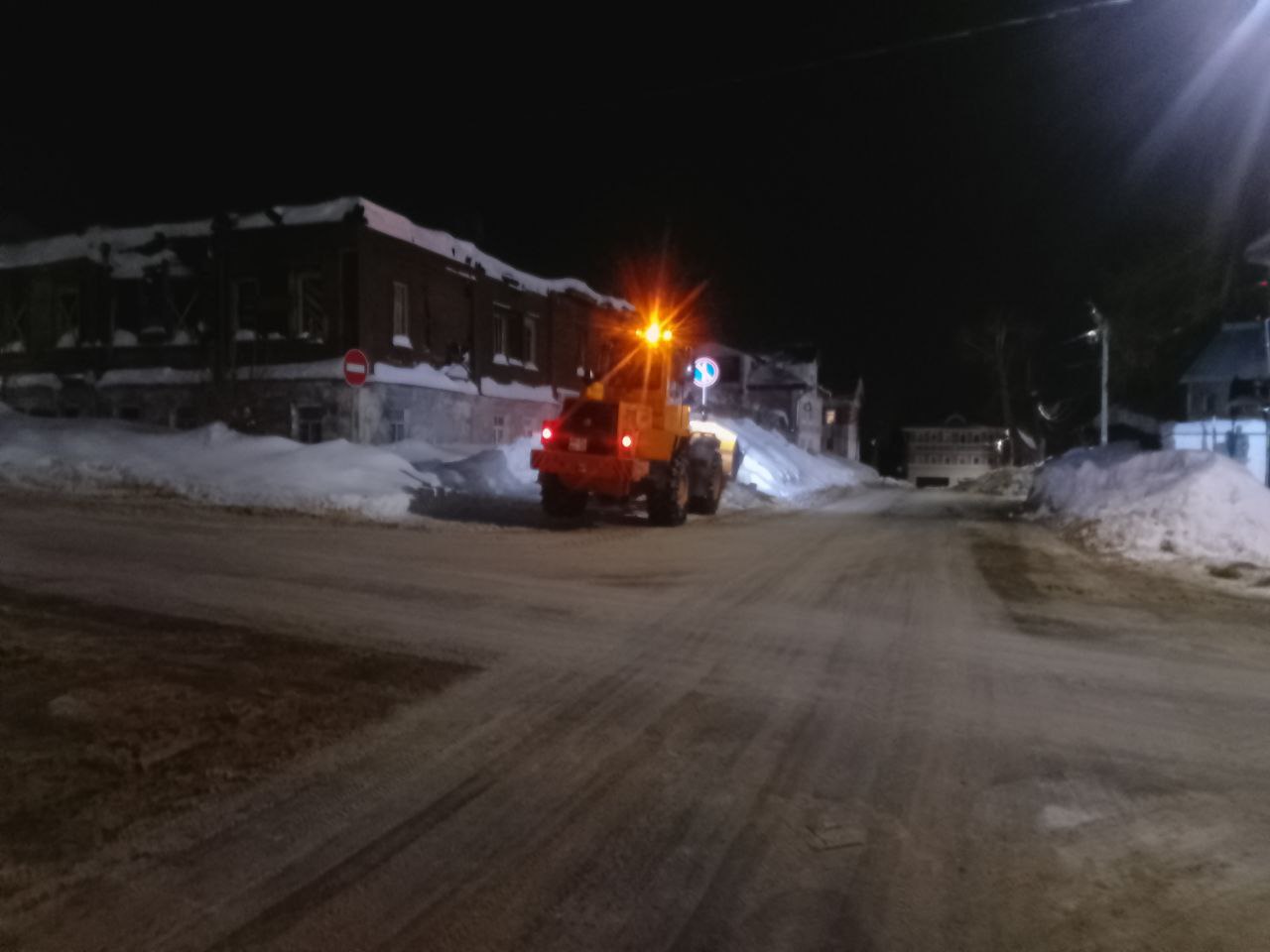 Во Владимире городской прокуратурой организован мониторинг зимнего содержания придомовых территорий многоквартирных домов, образовательных учреждений и улично-дорожной сети Во Владимире городской прокуратурой организован мониторинг зимнего содержания придомовых территорий многоквартирных домов, образовательных учреждений и улично-дорожной сети