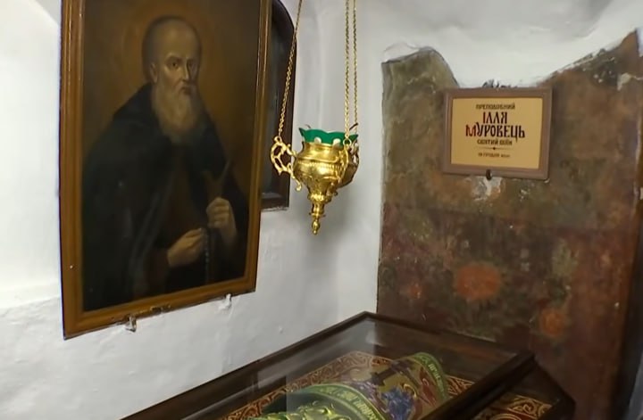 Таблички с именами святых в Киево-Печерской лавре заменили на украиноязычные