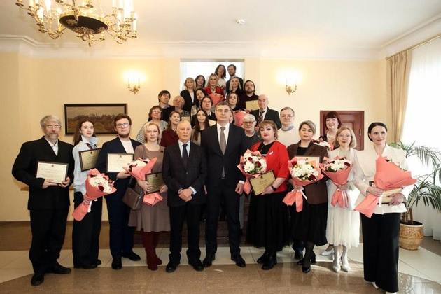 Александр Авдеев наградил журналистов по итогам областного конкурса за 2025 год