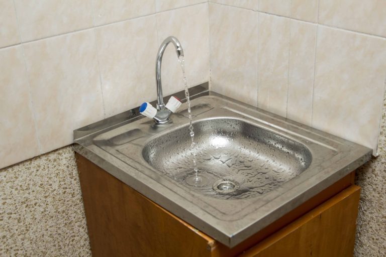 Кухонные губки: почему они могут угрожать вашему здоровью