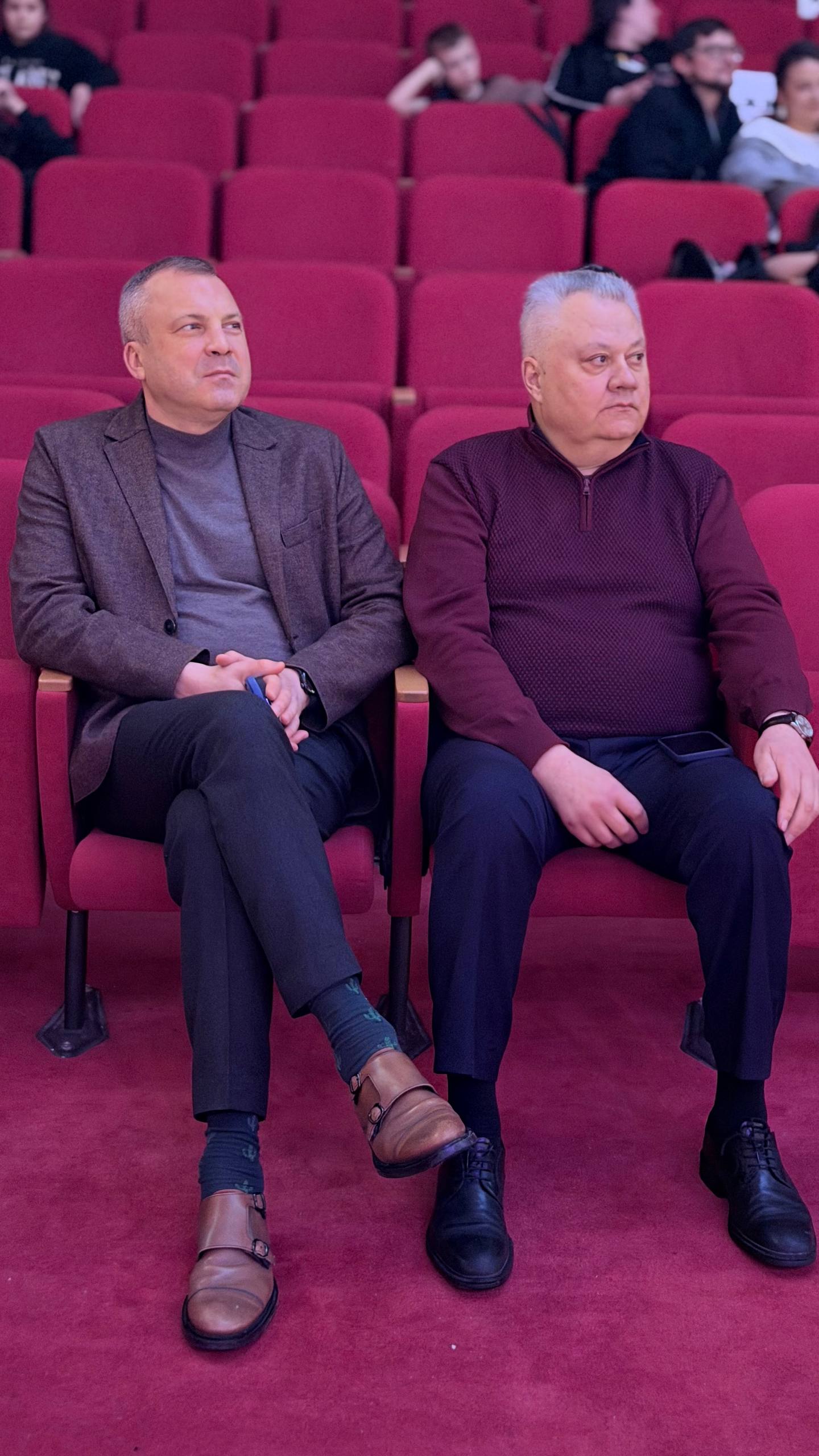 Евгений Попов: Неделя закончилась в культурном центре «Рублёво», где прошёл фестиваль театрального творчества «Парад премьер»