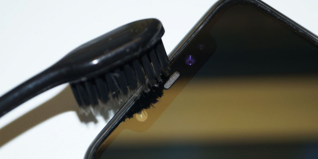 Как правильно заботиться о чистоте экранов смартфонов и ноутбуков