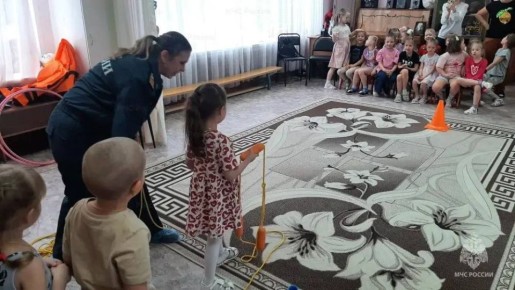 МЧС России со 2 марта по 17 апреля проводит акцию «Осторожно, тонкий лёд!»