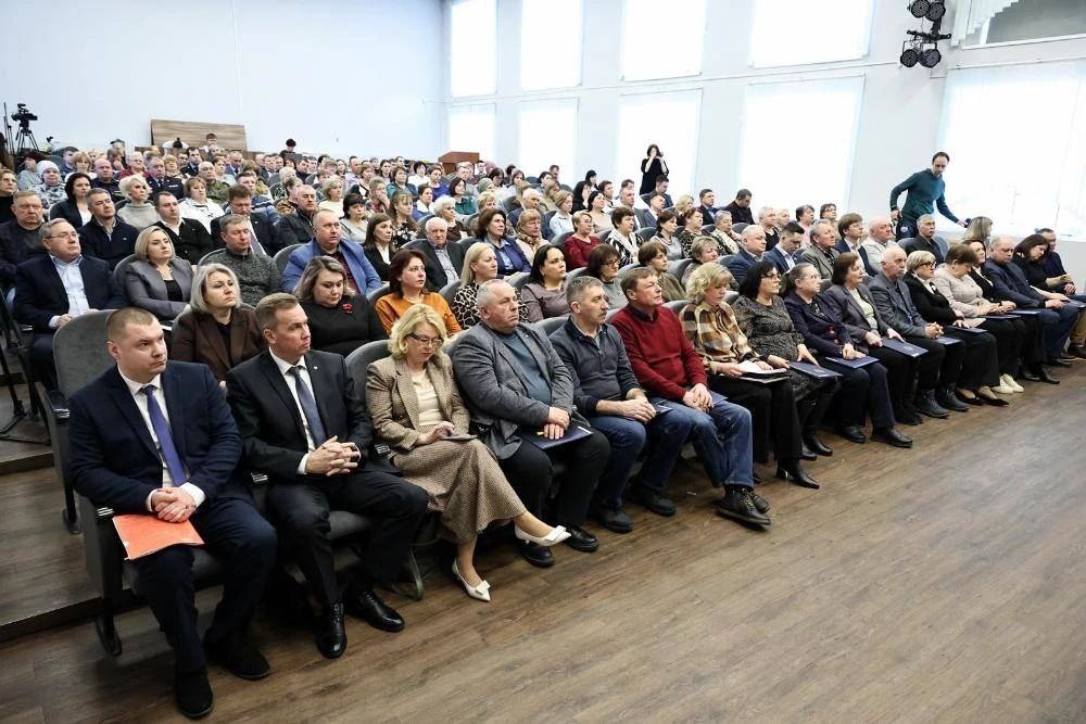 Александр Авдеев: «Успех всей области складывается из успеха каждого города и района» Александр Авдеев: «Успех всей области складывается из успеха каждого города и района»