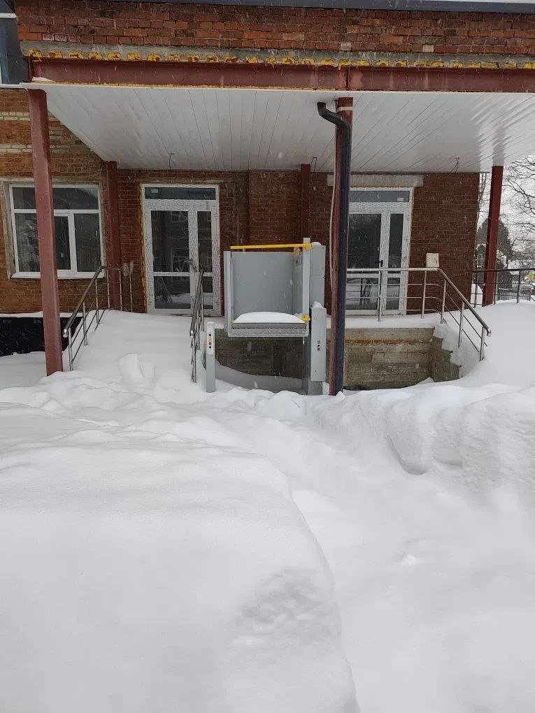 Александровская городская прокуратура контролирует завершение работ по реконструкции здания поликлиники в Карабаново Александровская городская прокуратура контролирует завершение работ по реконструкции здания поликлиники в Карабаново