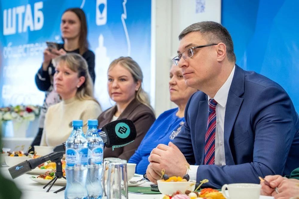 Губернатор обсудил поддержку семей участников СВО с Комитетом семей воинов Отечества Губернатор обсудил поддержку семей участников СВО с Комитетом семей воинов Отечества