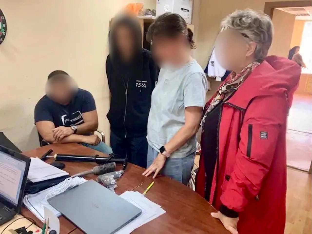 Перед судом предстанет несовершеннолетний по обвинению в попытке хищения с банковского счета знакомого более 1,6 млн рублей Перед судом предстанет несовершеннолетний по обвинению в попытке хищения с банковского счета знакомого более 1,6 млн рублей