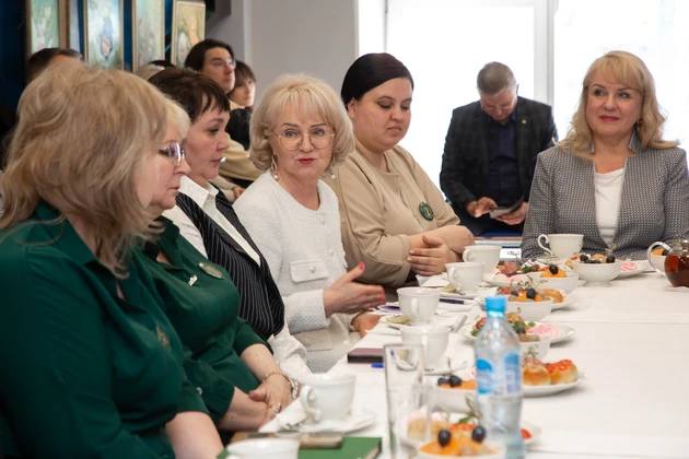 Губернатор Авдеев встретился с семьями участников специальной военной операции Губернатор Авдеев встретился с семьями участников специальной военной операции