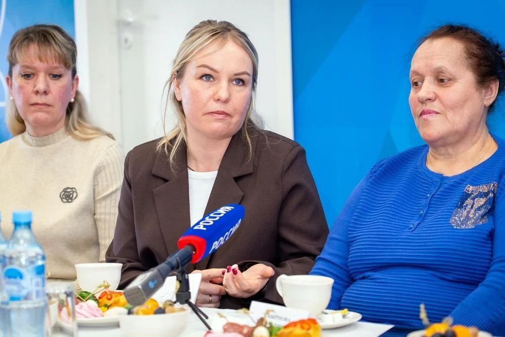 Губернатор обсудил поддержку семей участников СВО с Комитетом семей воинов Отечества Губернатор обсудил поддержку семей участников СВО с Комитетом семей воинов Отечества