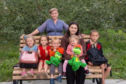 Женщины, удостоенные звания мать-героиня, теперь ежемесячно будут получать по 76 тысяч рублей